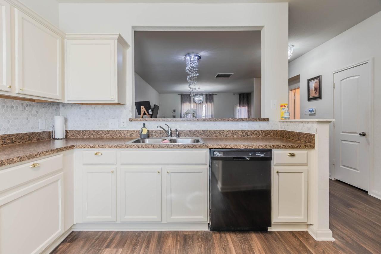 Luxury 5Br Dallas Retreat With Business Amenities - Perfect For Business Travelers, Families & Groups Esterno foto