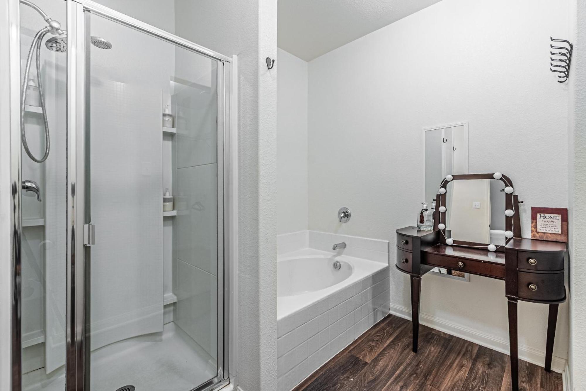 Luxury 5Br Dallas Retreat With Business Amenities - Perfect For Business Travelers, Families & Groups Esterno foto