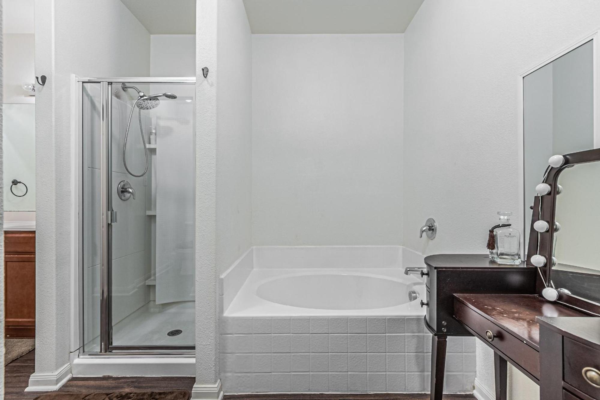 Luxury 5Br Dallas Retreat With Business Amenities - Perfect For Business Travelers, Families & Groups Esterno foto